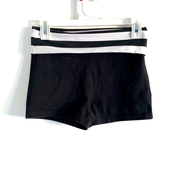 Victoria's Secret Pants - 🔴 Victoria’s Secret sport sexy yoga shorts xsmall